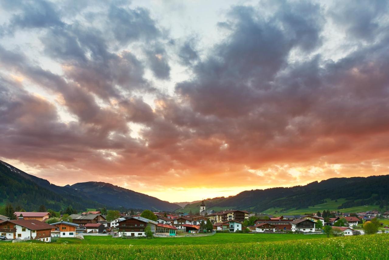 Hotel Hohenfels Tannheim Exteriör bild